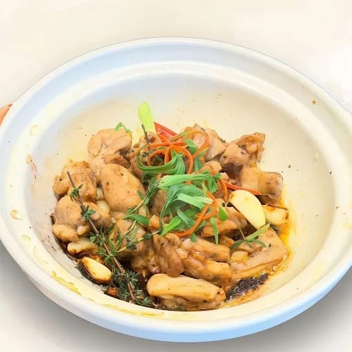 Claypot Chicken With Satay Sauce & Thyme 百里香沙爹鸡球