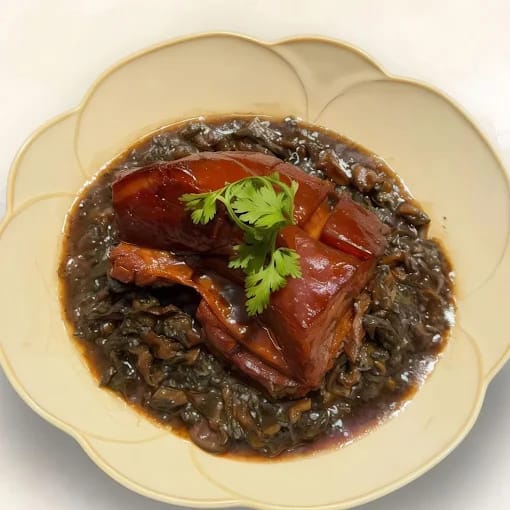 Braised Pork With Mei Cai 梅菜东坡肉