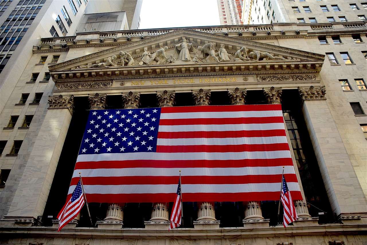 家人汇款美国及资金回国全指南：手续费、流程与风控避坑
